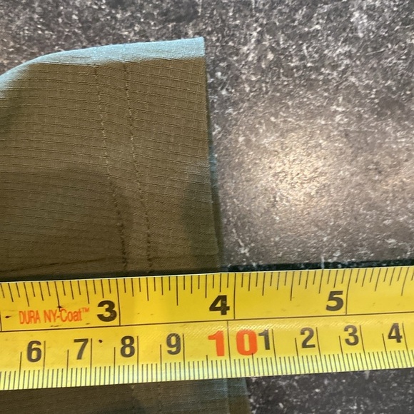 Olive Green activewear shorts. - Picture 5 of 7